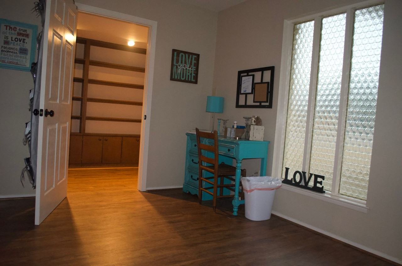 1301 Haines Dr - Photo 6 of 18