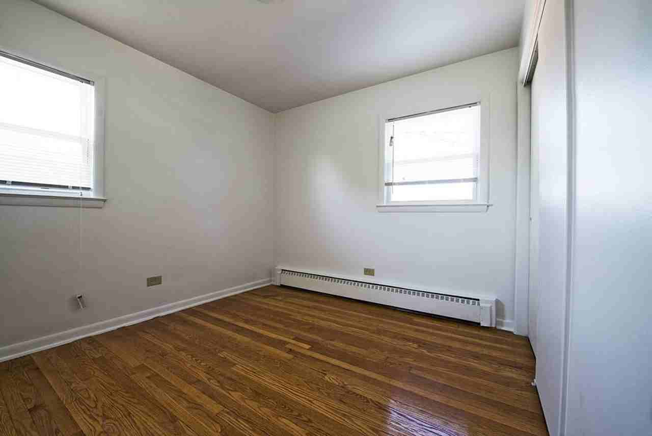 470 Gordon Ave Calumet City, IL 60409 - Photo 5 of 27