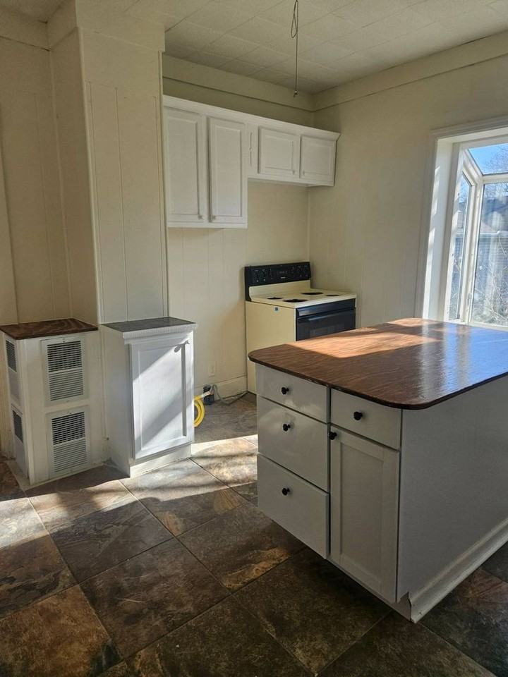 2542 W High St - Photo 7 of 41