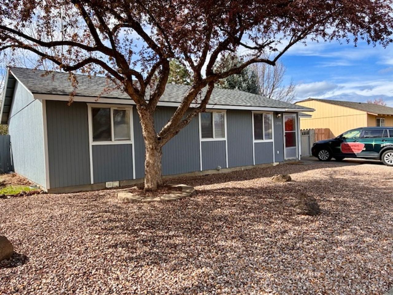 1559 Sw 33rd St - Photo 2 of 28