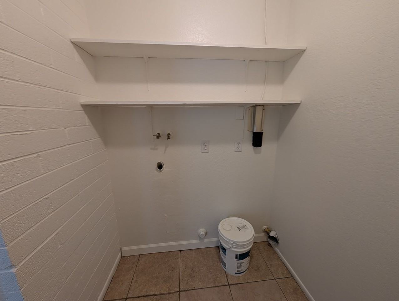 8929 W Campbell Ave - Photo 3 of 21