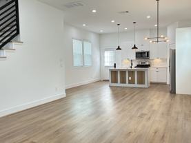 1404 E 31st St #B - Photo 1 of 1