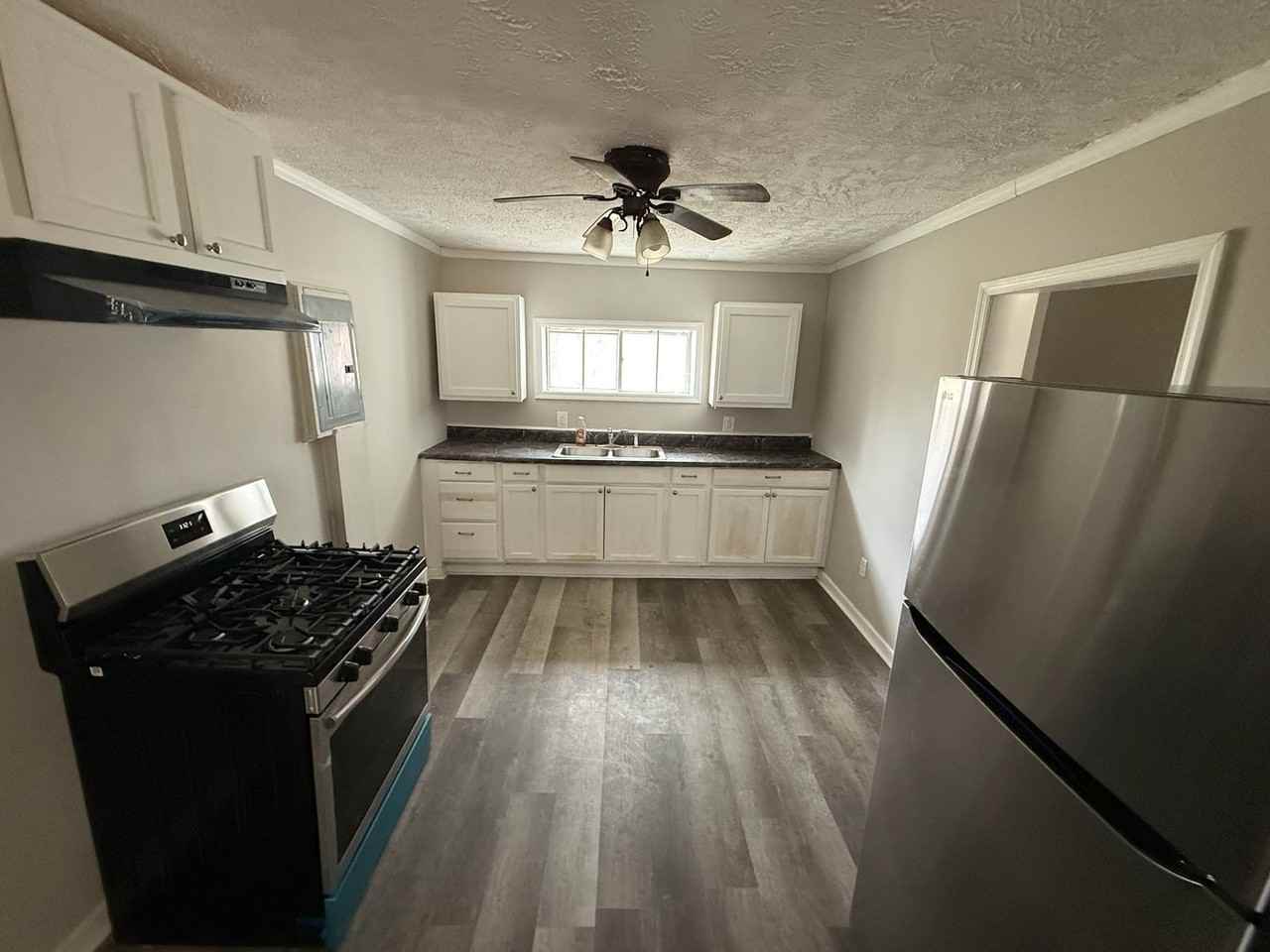 214 Keeling Rd - Photo 2 of 7