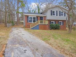 featured image of 142 Harmony Dr