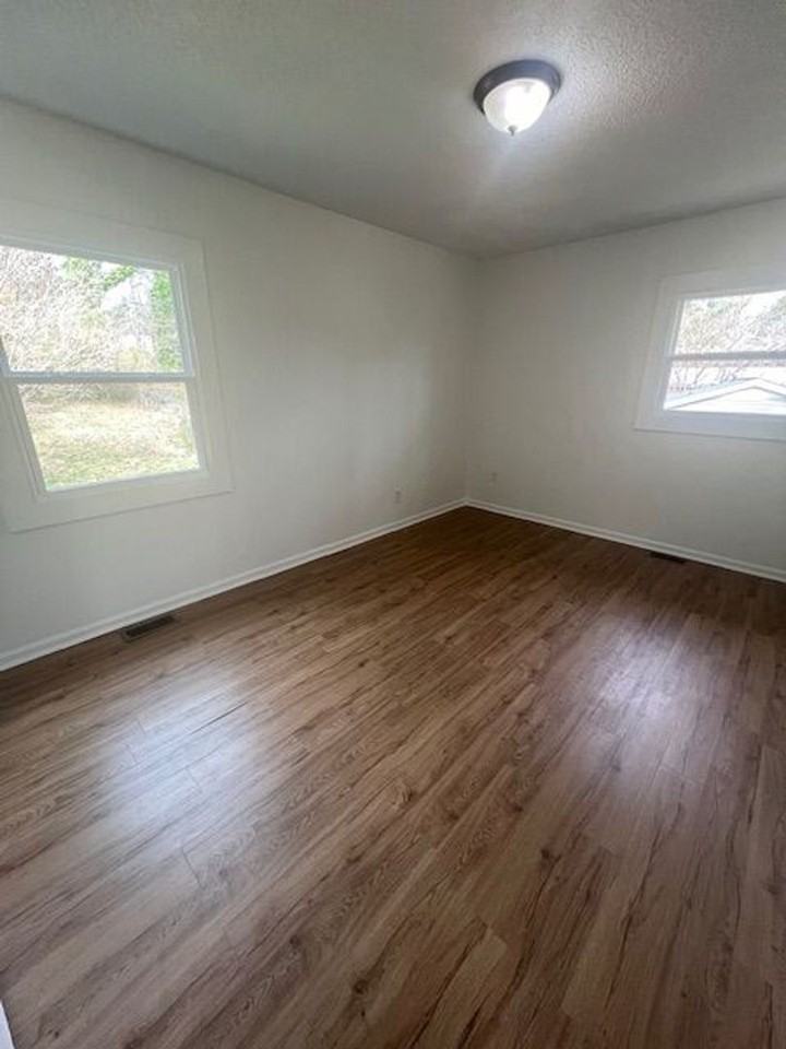 142 Harmony Dr - Photo 5 of 13