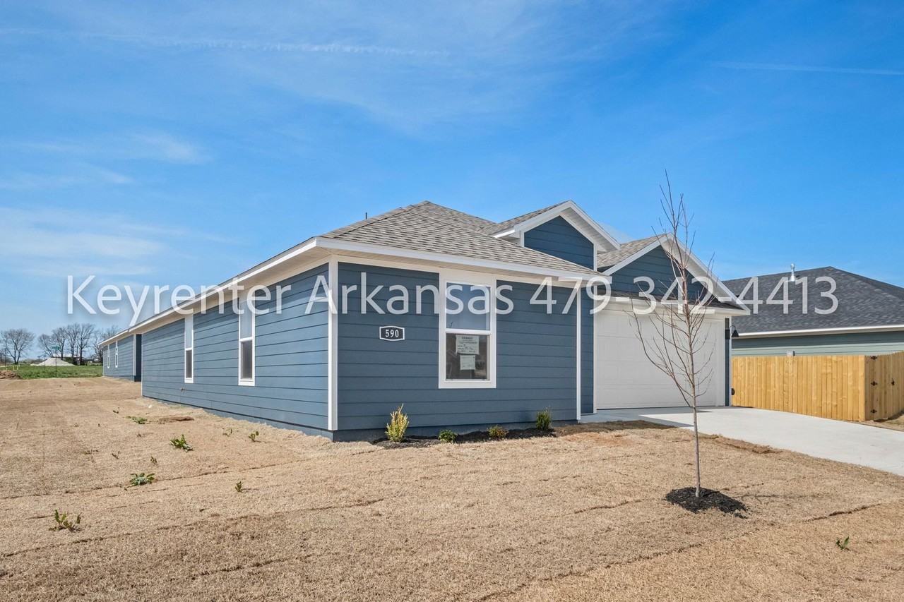 590 Mac St - Photo 3 of 29