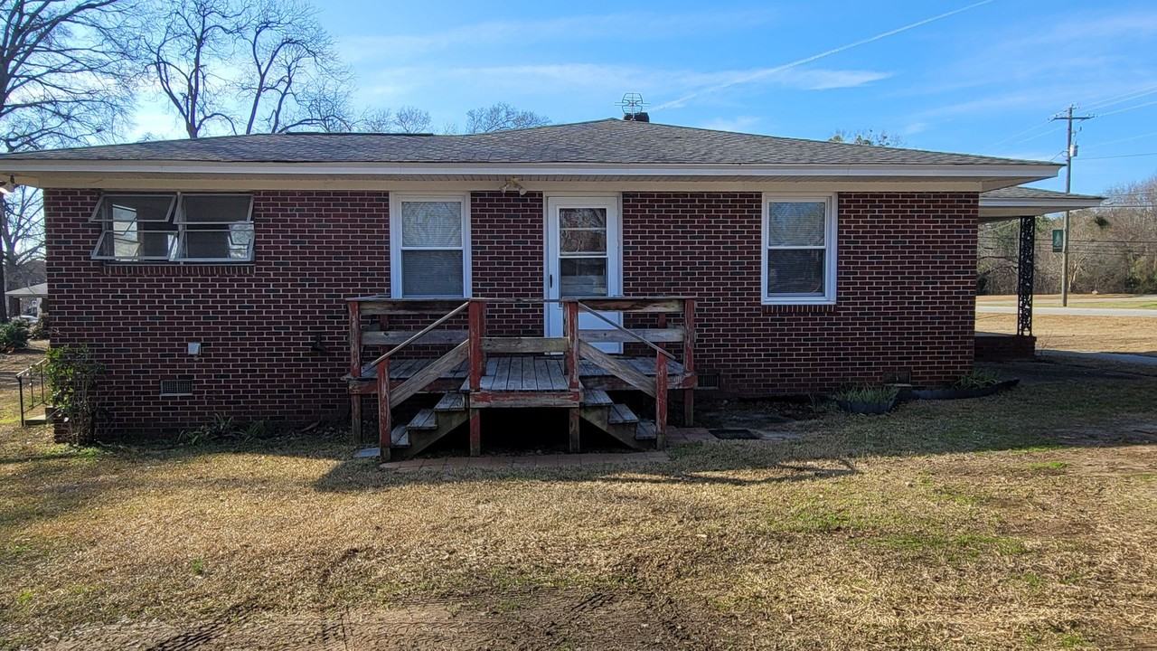 206 Columbia Ave - Photo 4 of 27