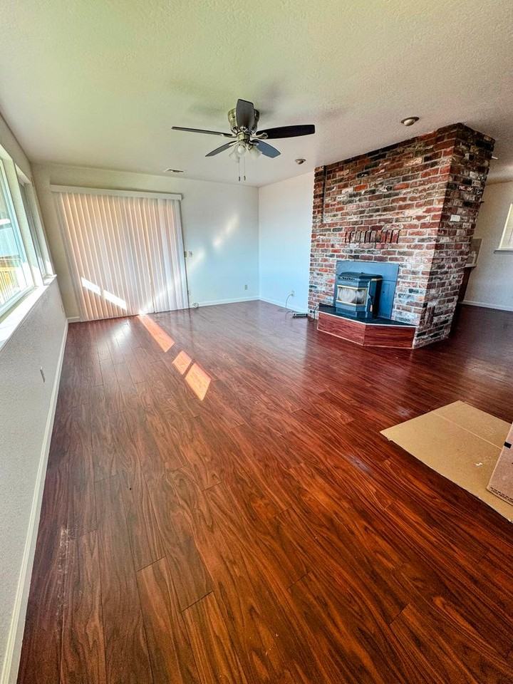 1-2 3201 Springe St - Photo 3 of 24