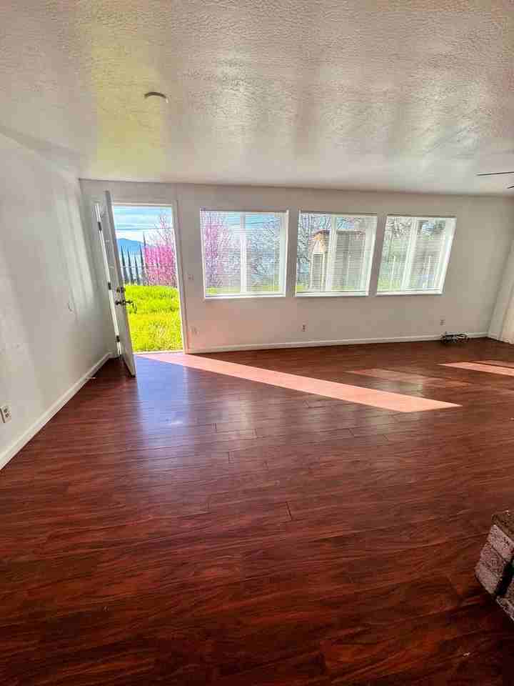 1-3 3201 Springe St - Photo 3 of 34