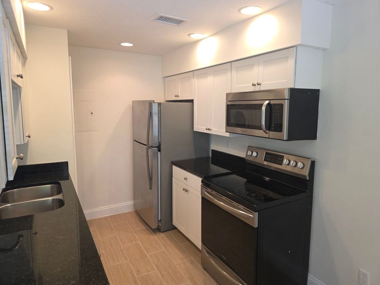 1200 Palmer St - Photo 3 of 8