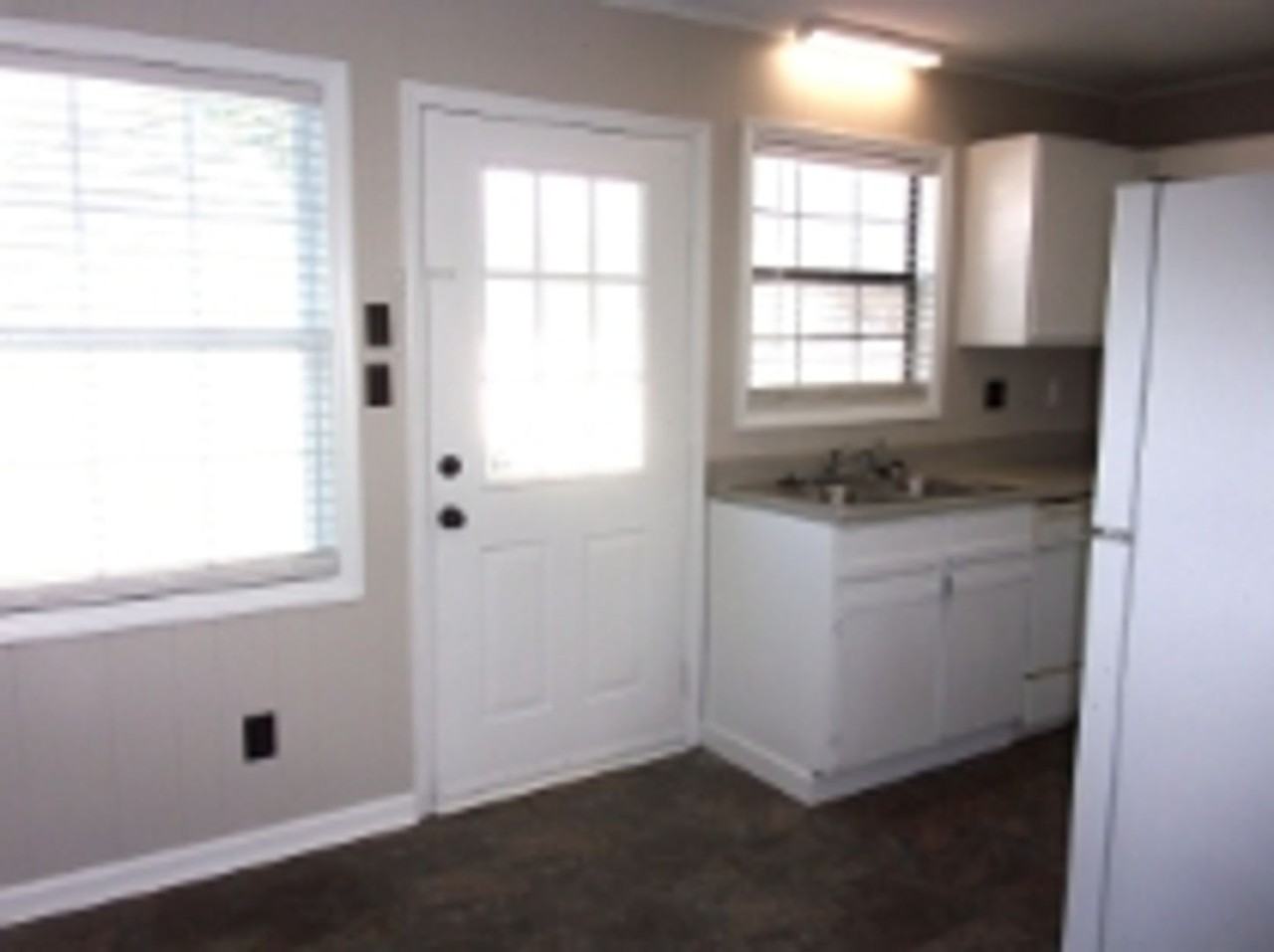 1823 India Hook Rd - Photo 2 of 11