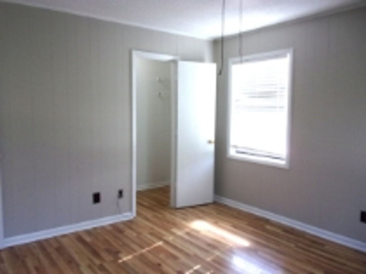 1823 India Hook Rd - Photo 4 of 11