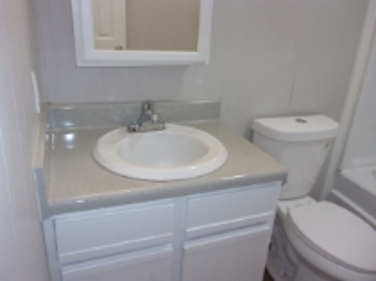 1823 India Hook Rd - Photo 7 of 11