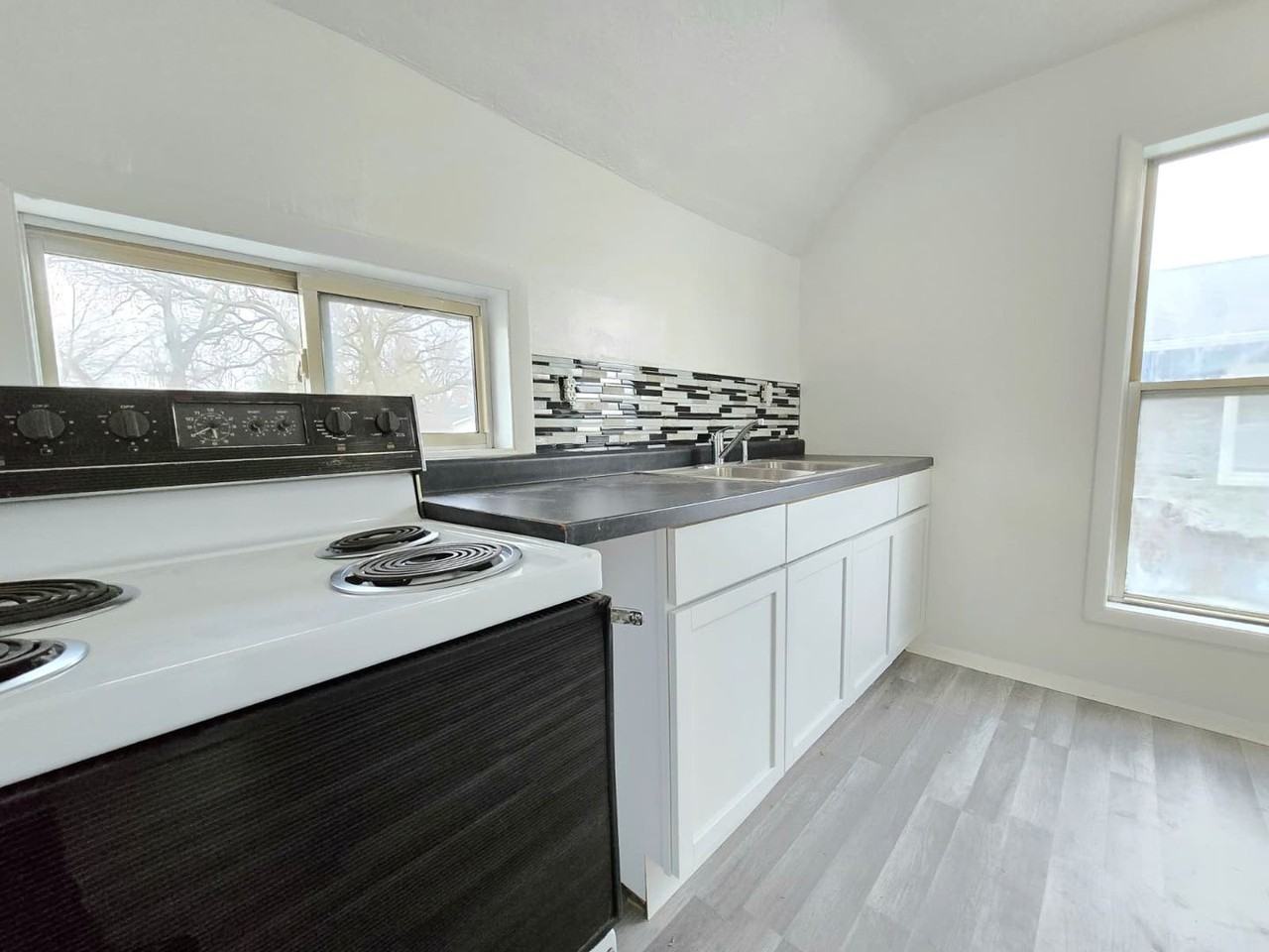 3312 Mishawaka Ave - Photo 4 of 7