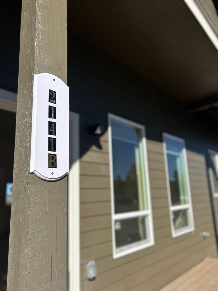 2141 Se Melrose Dr - Photo 2 of 20