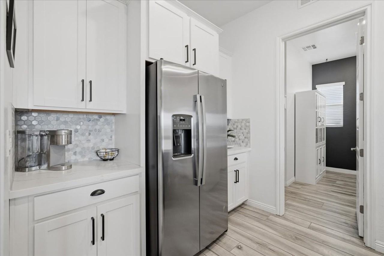246 Tallis Hills Ave - Photo 2 of 13