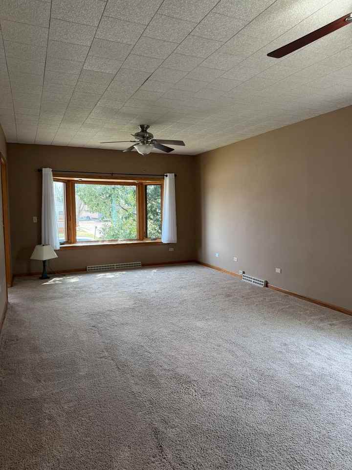 418 E Monowau St - Photo 4 of 29