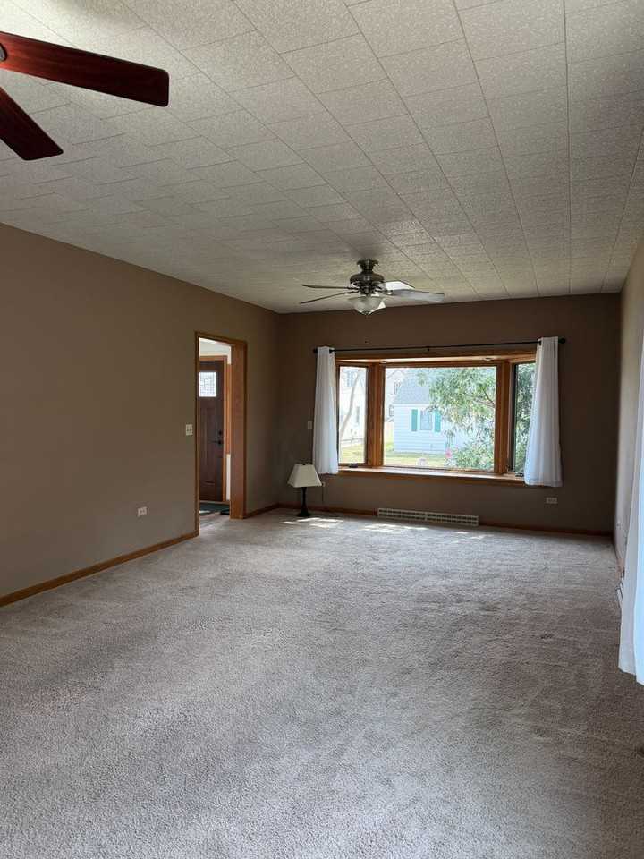 418 E Monowau St - Photo 5 of 29