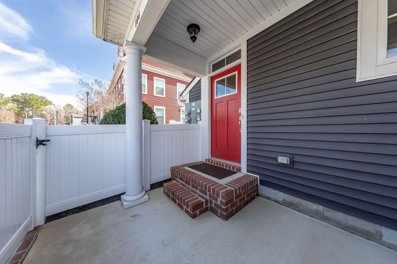 804 Promenade Ln - Photo 3 of 14