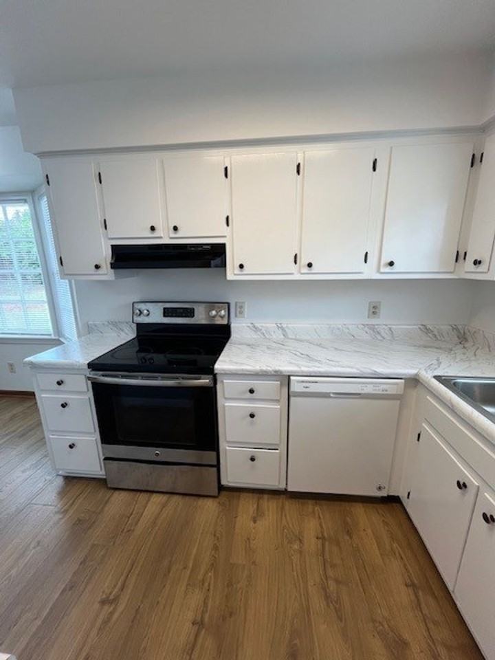 1209 Sidney Dr - Photo 5 of 33