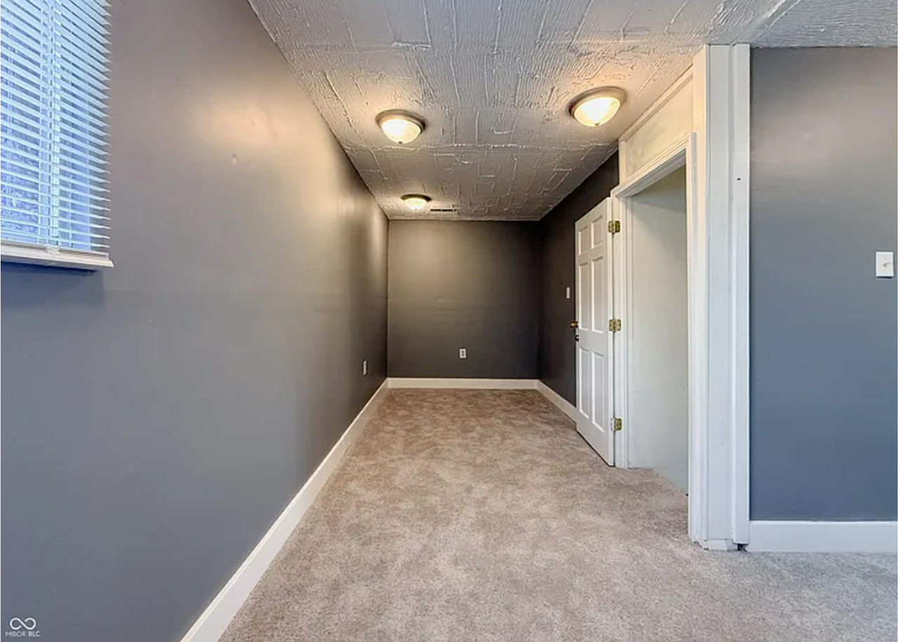 3736 Kinnear Ave - Photo 3 of 35