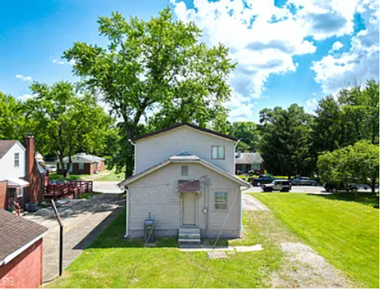 3736 Kinnear Ave - Photo 7 of 35