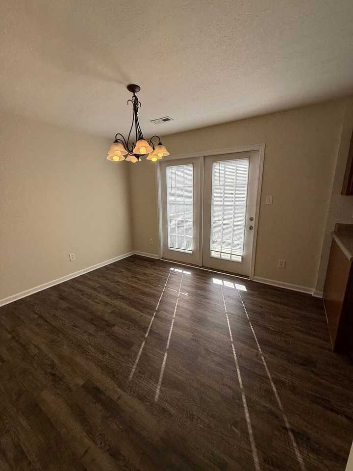 2308 Talbott Way - Photo 2 of 18