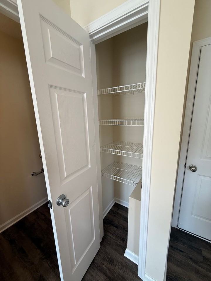 2308 Talbott Way - Photo 5 of 18