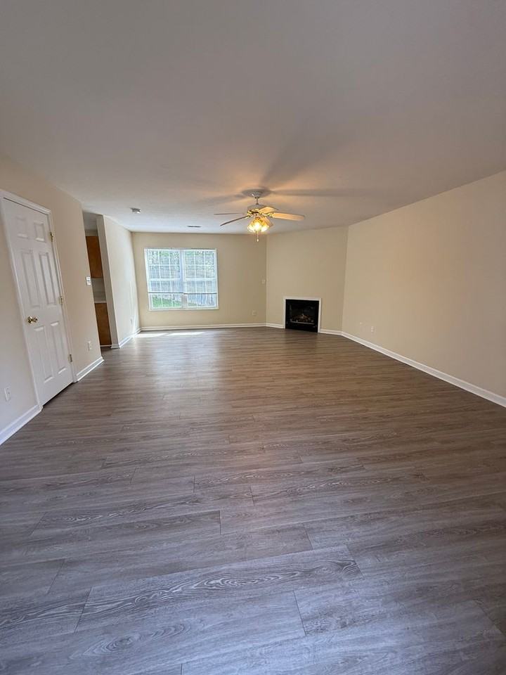 700 Gracewood Way - Photo 2 of 17