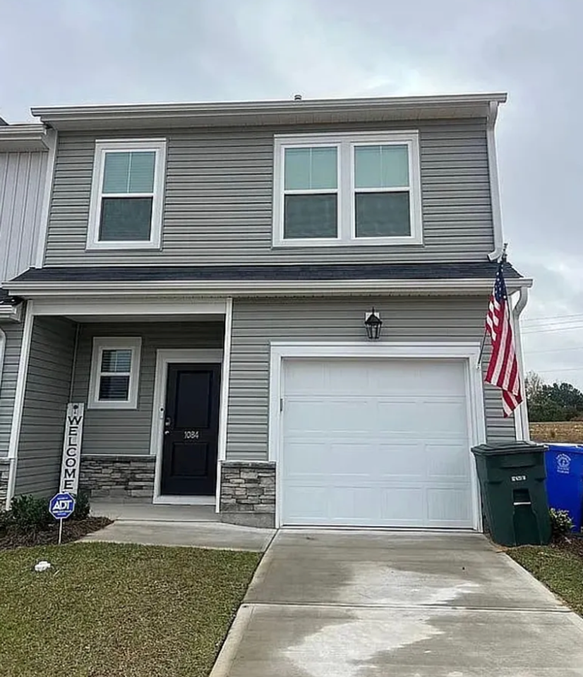 1084 Cornelia St - Photo 2 of 17