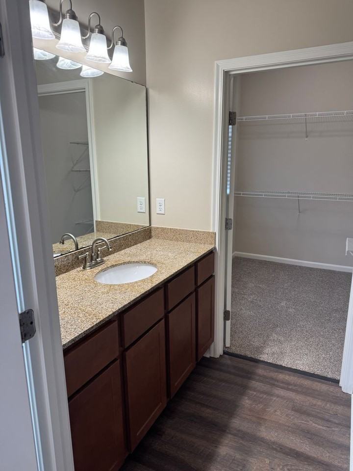 Riverwalk Flats Apartments - RWF - Photo 6 of 29