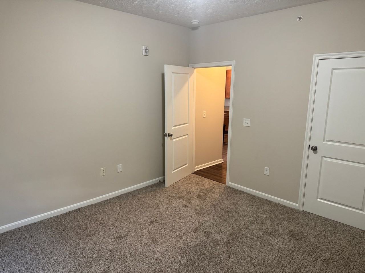 Riverwalk Flats Apartments - RWF - Photo 7 of 29