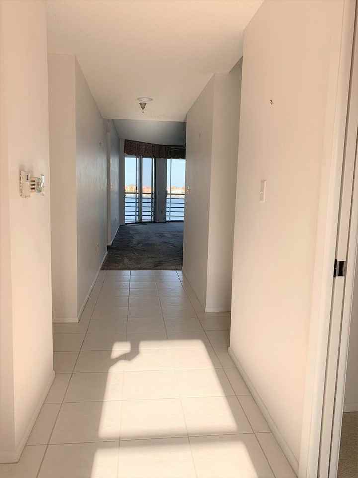 8040 Sailboat Key Blvd S - Photo 5 of 35