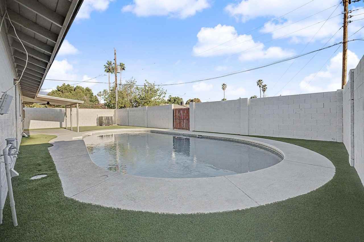 1281 E Hermosa Dr - Photo 4 of 41