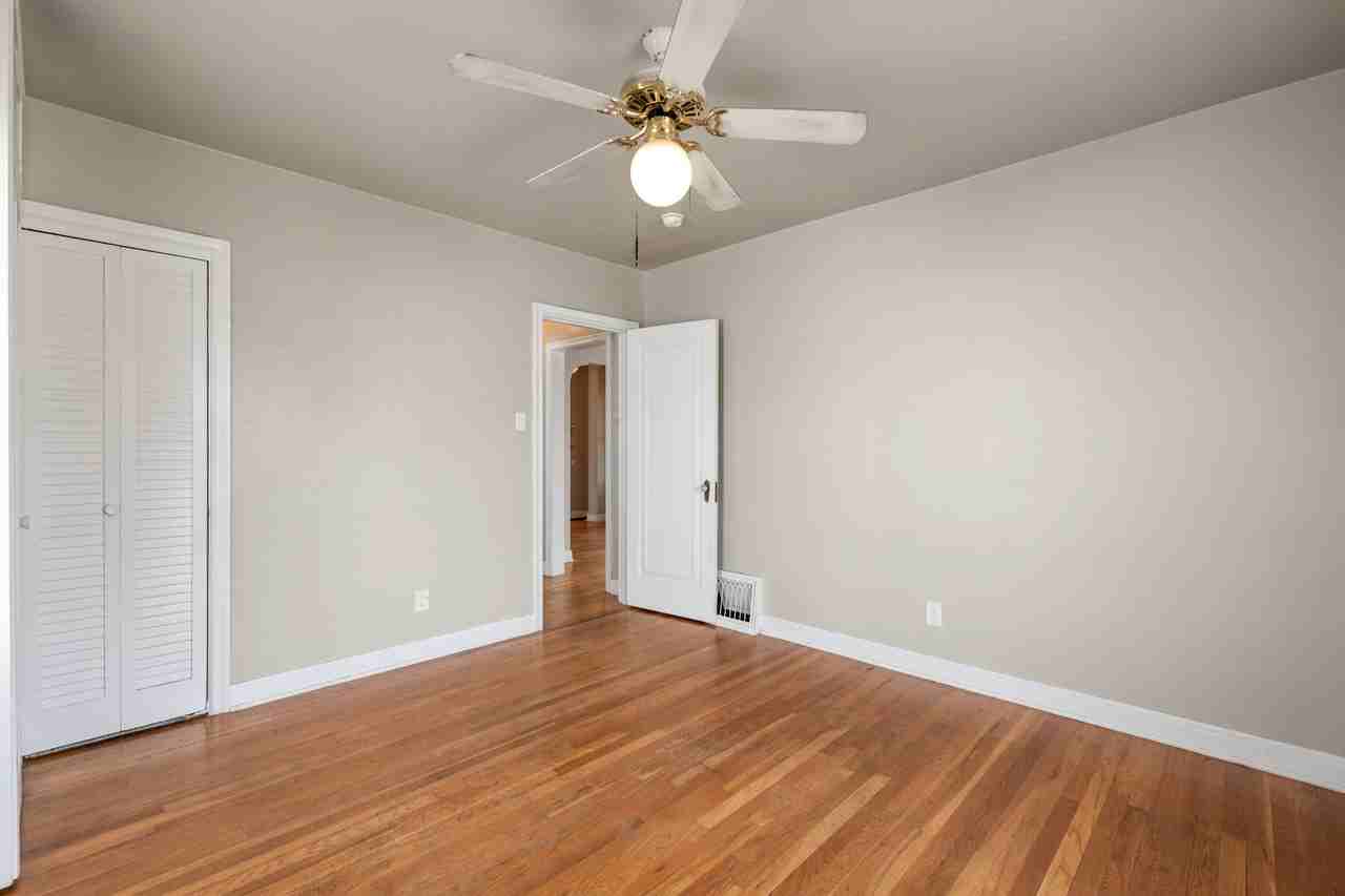 1321 E Monument St #1 - Photo 6 of 10