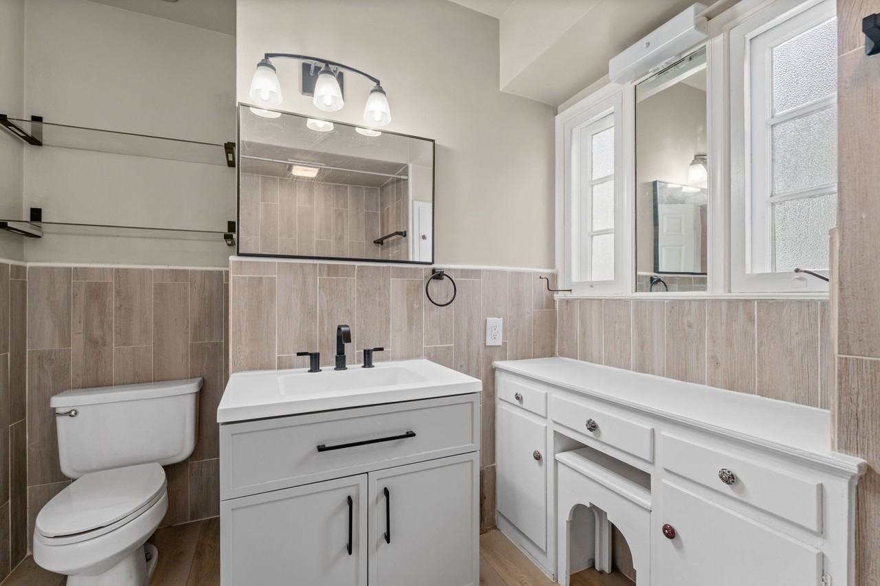 1321 E Monument St #1 - Photo 7 of 10