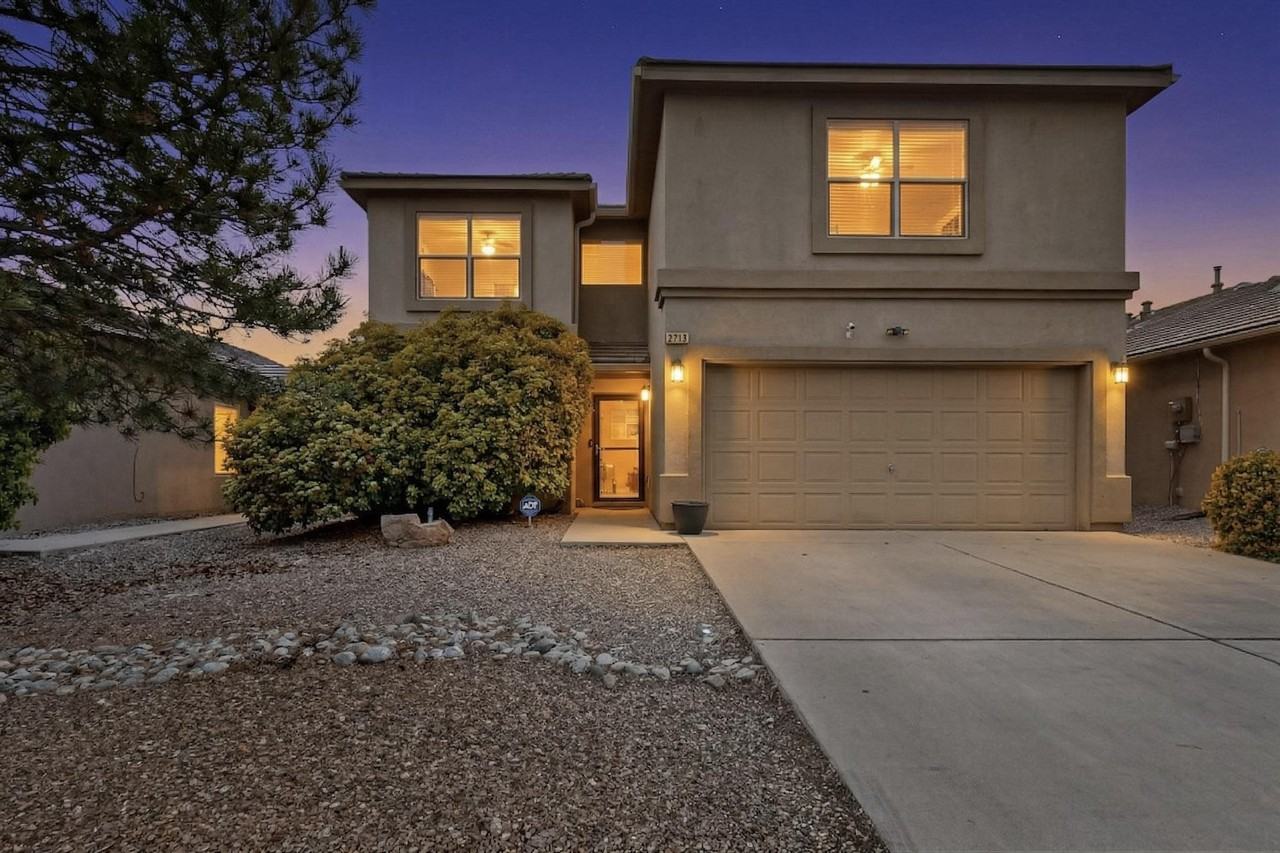 2713 Violeta Cir Se #1 - Photo 3 of 40