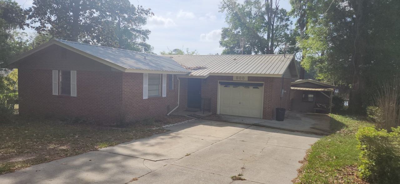 800 Lake Shore Ter - Photo 2 of 18