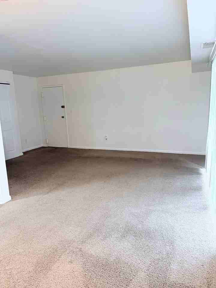 1022 Adams Ave #1 - Photo 2 of 9