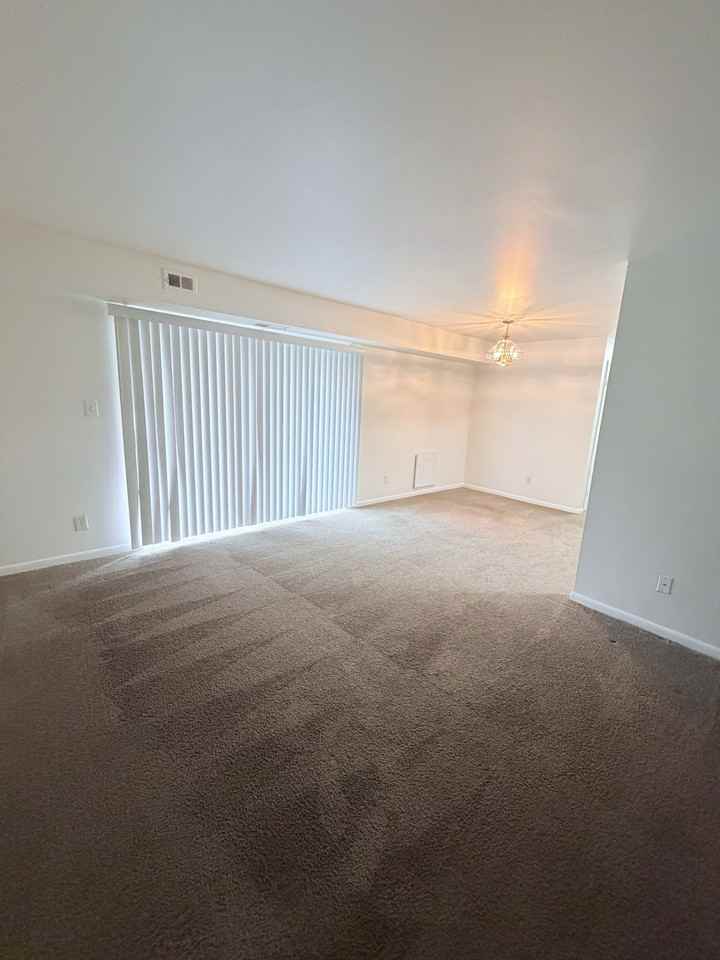 1022 Adams Ave #1 - Photo 3 of 9
