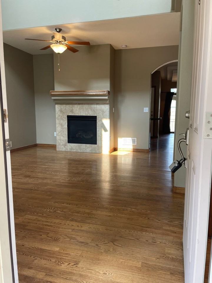 3545 Big Ben Dr #E - Photo 5 of 42