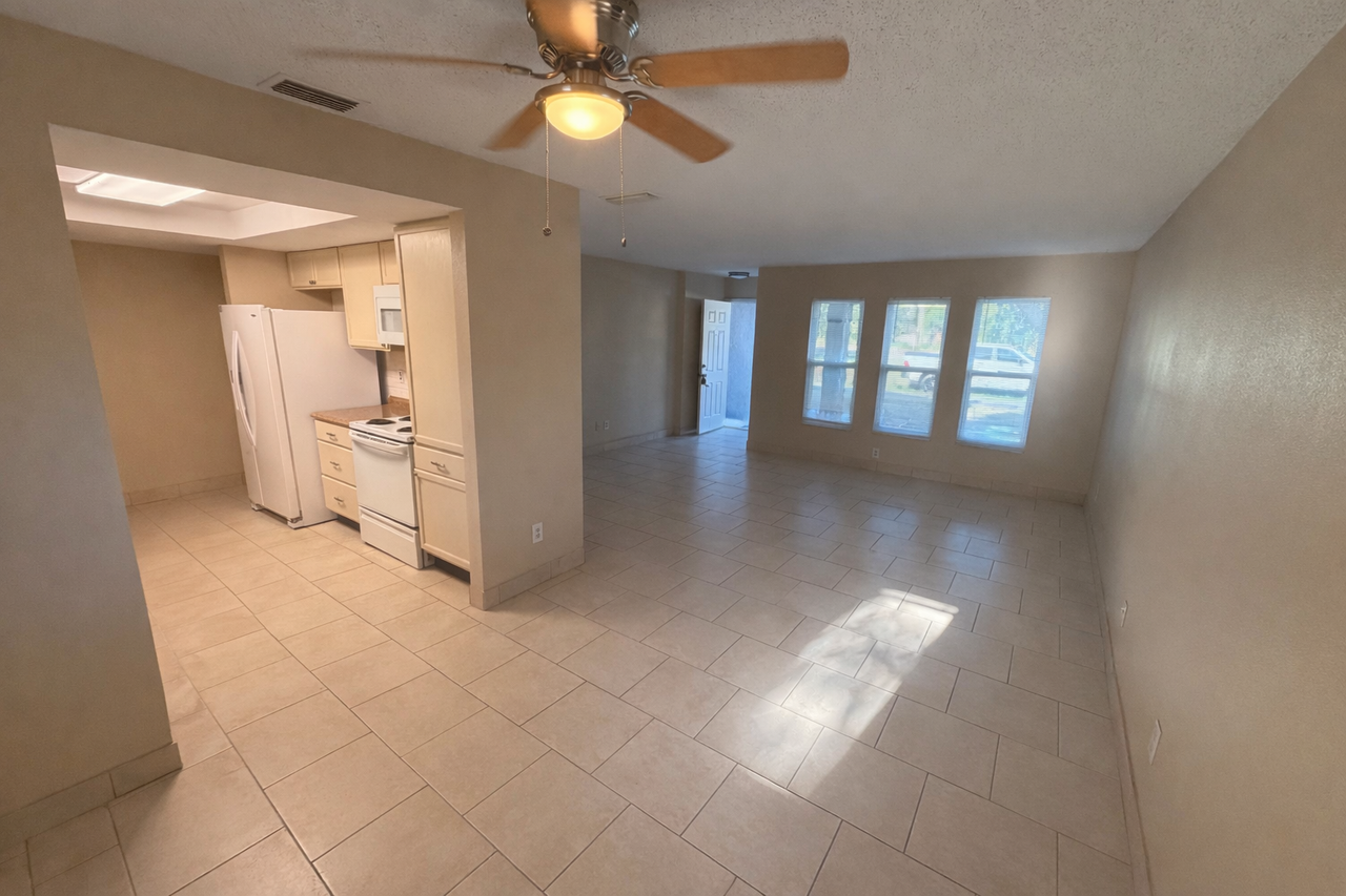 10489 113th St #1 - Photo 7 of 20