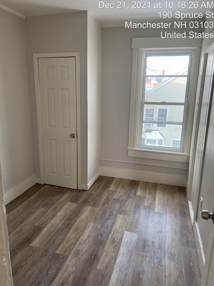 190 Spruce St Apt 2 #190-2 - Photo 3 of 6