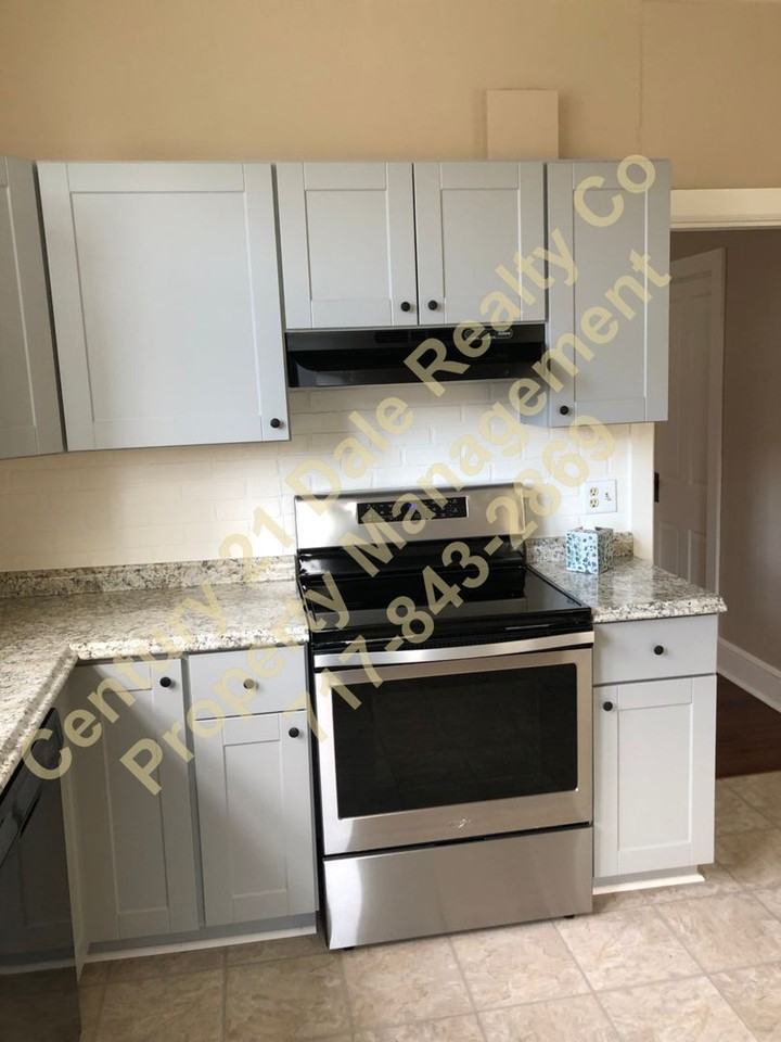 78 1/2 S Main St - Photo 5 of 13