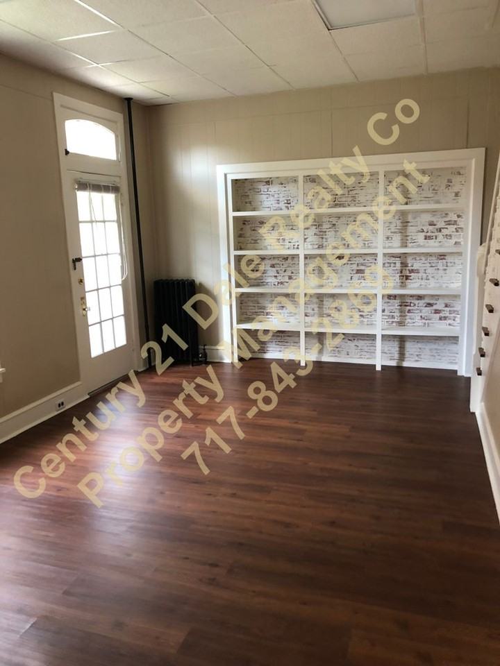 78 1/2 S Main St - Photo 6 of 13