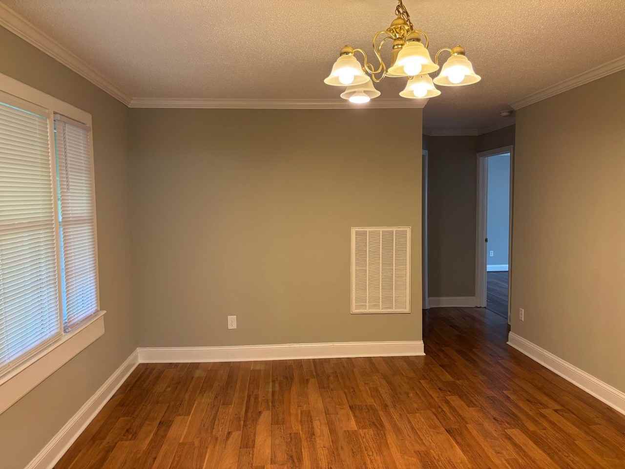 495 York St - Photo 4 of 22