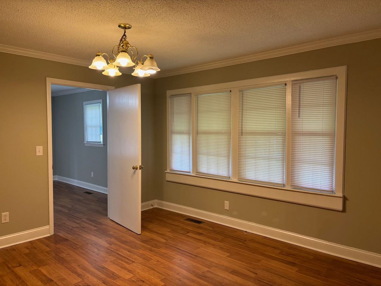 495 York St - Photo 5 of 22