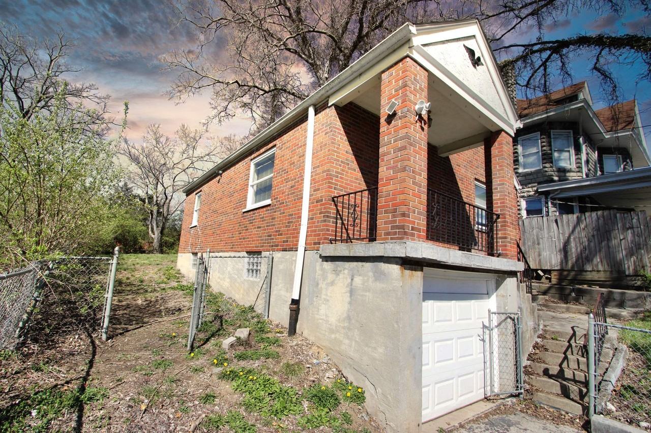 937 Grand Ave - Photo 2 of 21