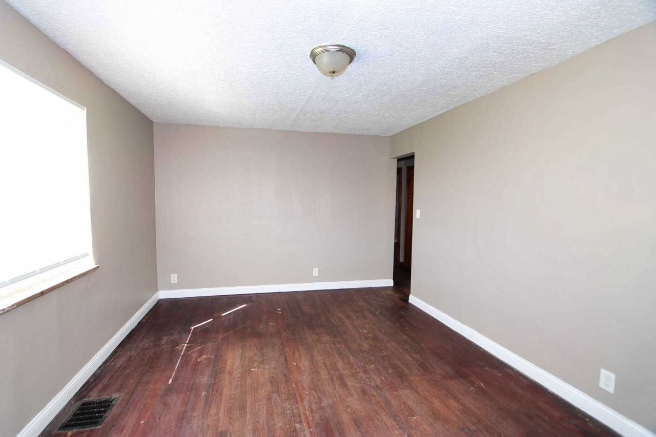 937 Grand Ave - Photo 4 of 21