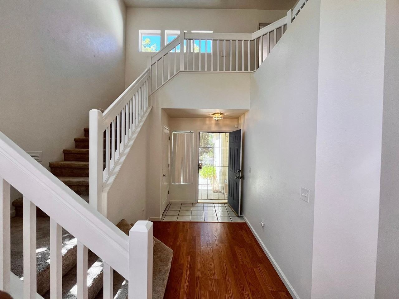 945 Lucena Ct - Photo 3 of 35